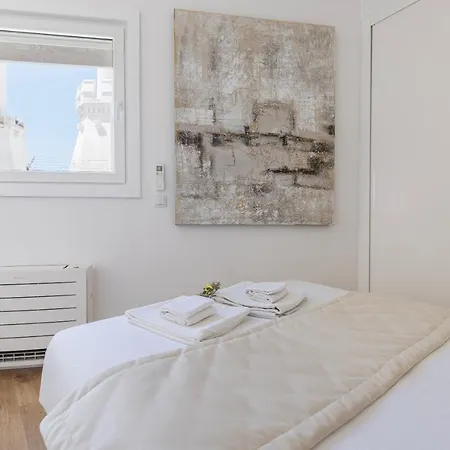 Apartment Cozy Flat In By Lovelystay