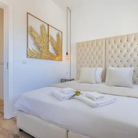 Apartment Cozy Flat In By Lovelystay